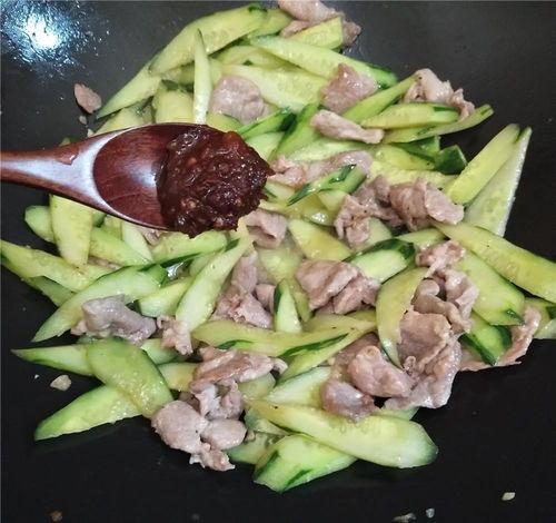 娱乐吃瓜酱生日重合,与粉丝共享欢乐时光